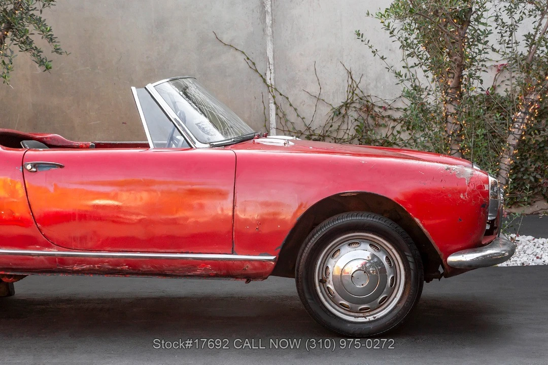 1963 Alfa Romeo 105/115 Series Spider - Image 11 of 31