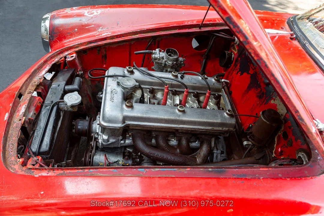 1963 Alfa Romeo 105/115 Series Spider - Image 26 of 31