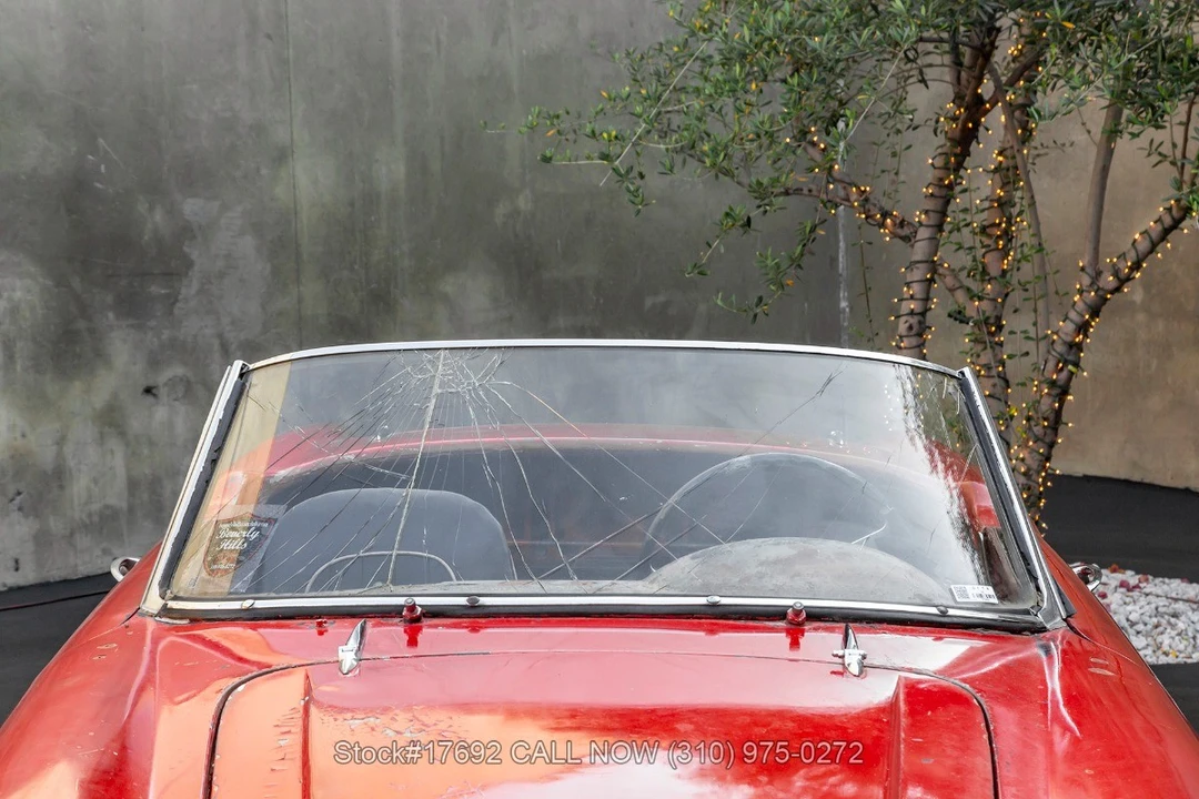 1963 Alfa Romeo 105/115 Series Spider - Image 10 of 31