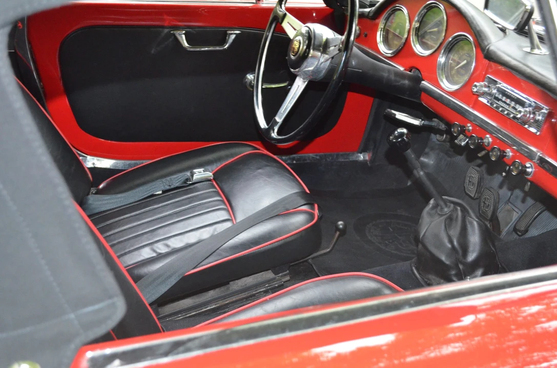 1963 Alfa Romeo Giulietta - Image 29 of 31