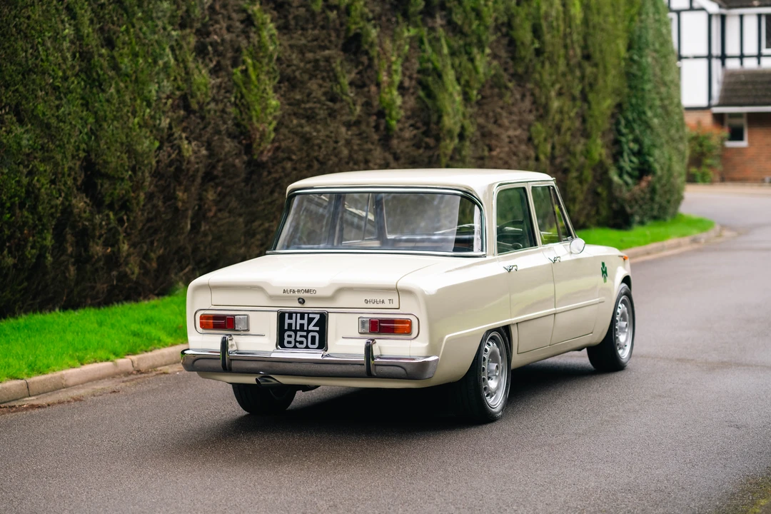 1963 Alfa Romeo Giulia Sprint GT - Image 7 of 31