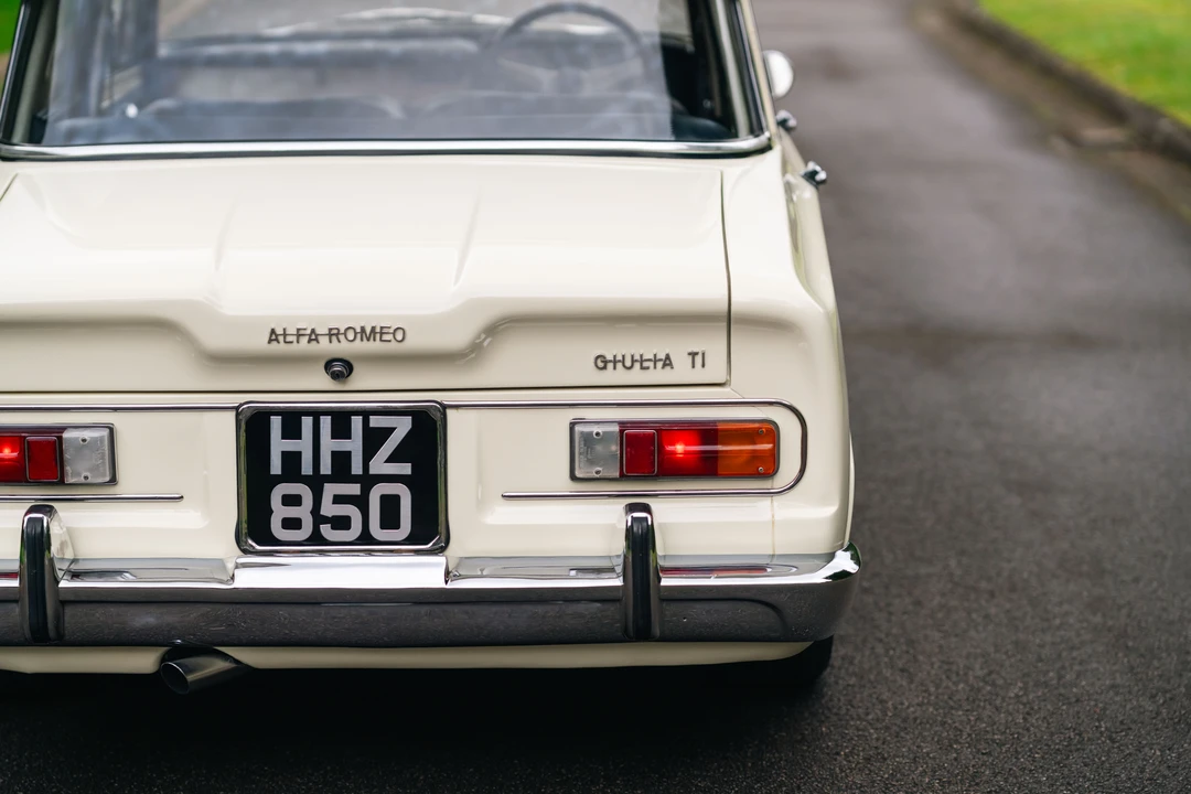 1963 Alfa Romeo Giulia Sprint GT - Image 21 of 31