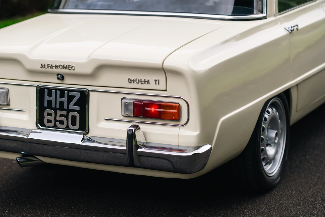 1963 Alfa Romeo Giulia Sprint GT - Image 22 of 31