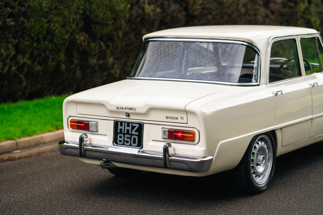 1963 Alfa Romeo Giulia Sprint GT - Image 23 of 31