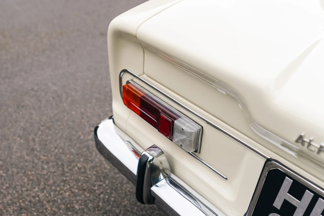 1963 Alfa Romeo Giulia Sprint GT - Image 27 of 31