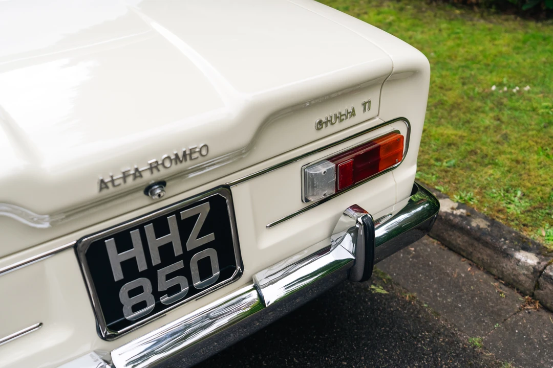 1963 Alfa Romeo Giulia Sprint GT - Image 28 of 31