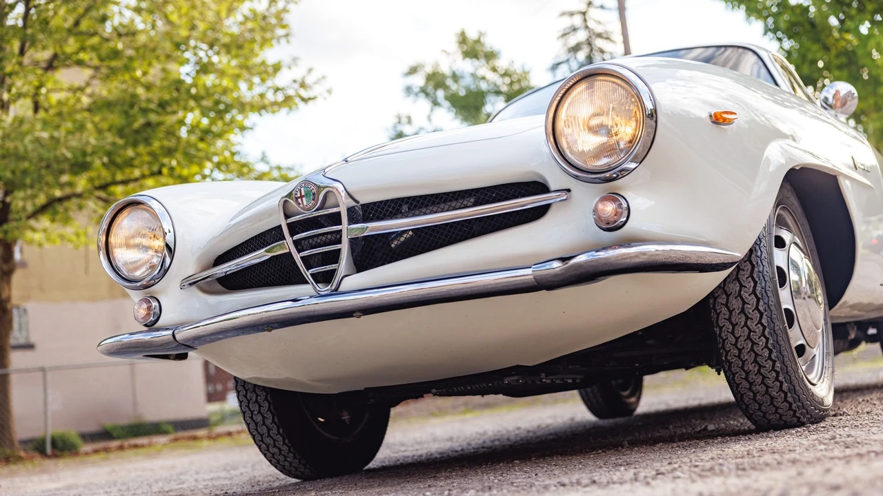 1963 Alfa Romeo Giulietta Sprint Speciale - Image 25 of 31
