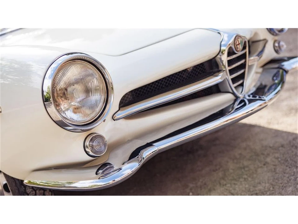 1963 Alfa Romeo Giulietta Sprint Speciale - Image 26 of 31