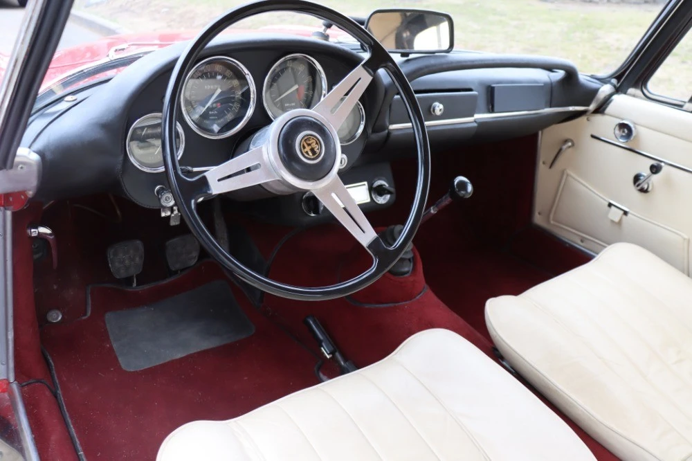1963 Alfa Romeo 105/115 Series Spider - Image 4 of 5