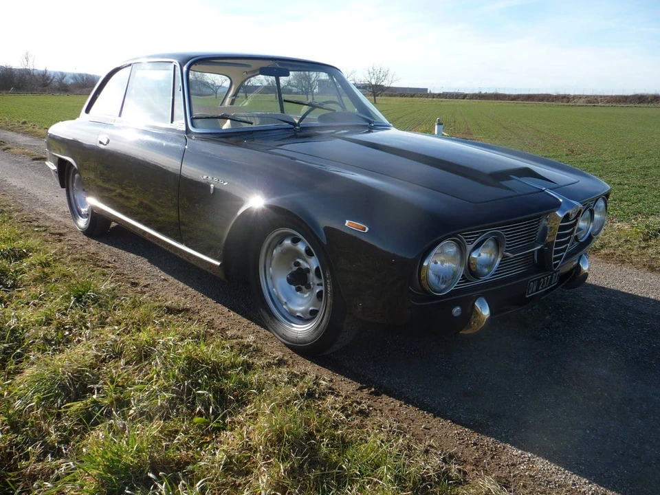 1963 Alfa Romeo 2600 - Image 12 of 30