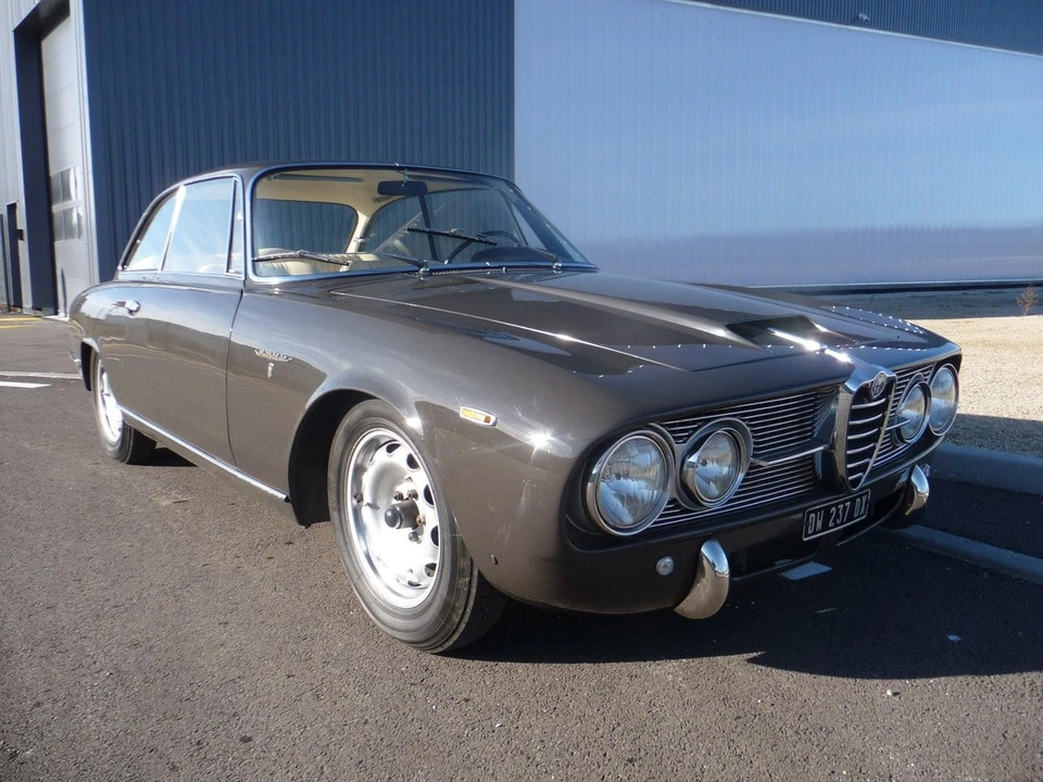 1963 Alfa Romeo 2600 - Image 2 of 30