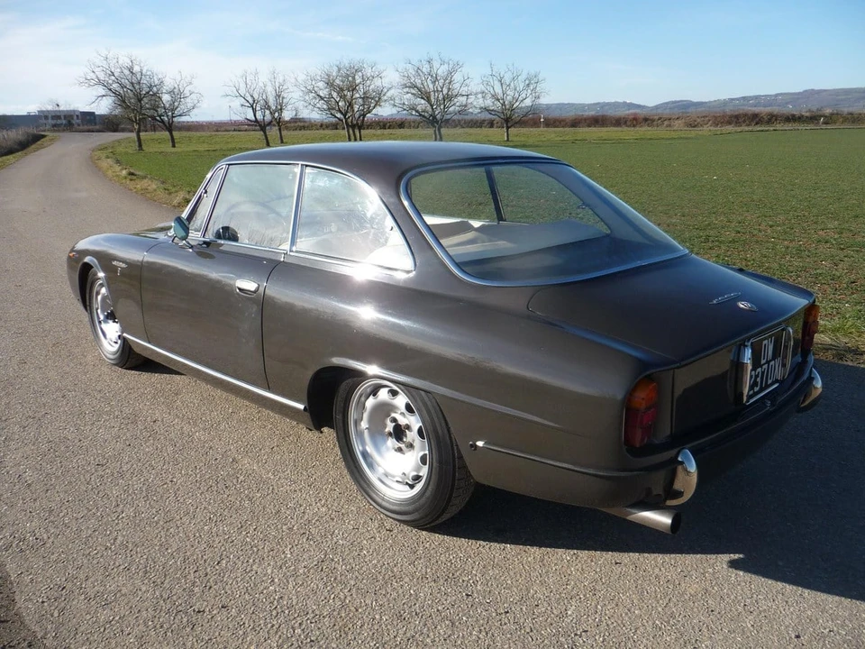 1963 Alfa Romeo 2600 - Image 13 of 30