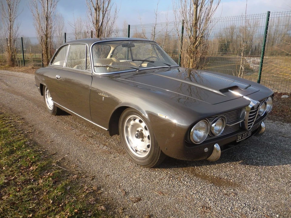 1963 Alfa Romeo 2600 - Image 9 of 30