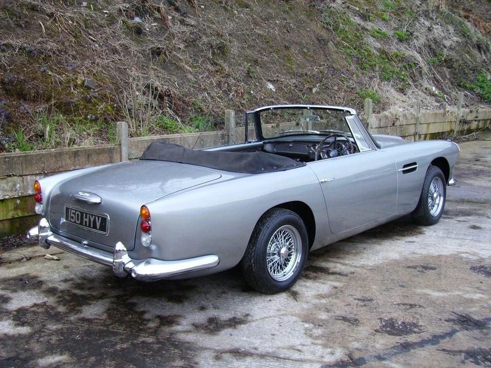 1963 Aston Martin DB4 Convertible - Image 4 of 8