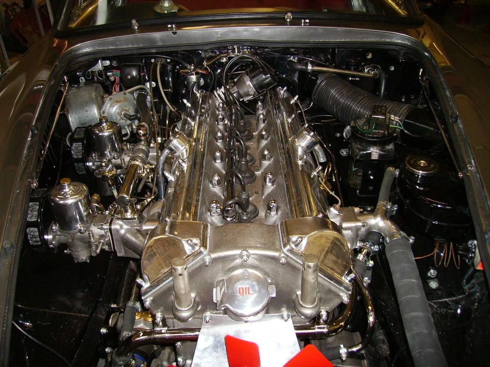 1963 Aston Martin DB4 Convertible - Image 3 of 8