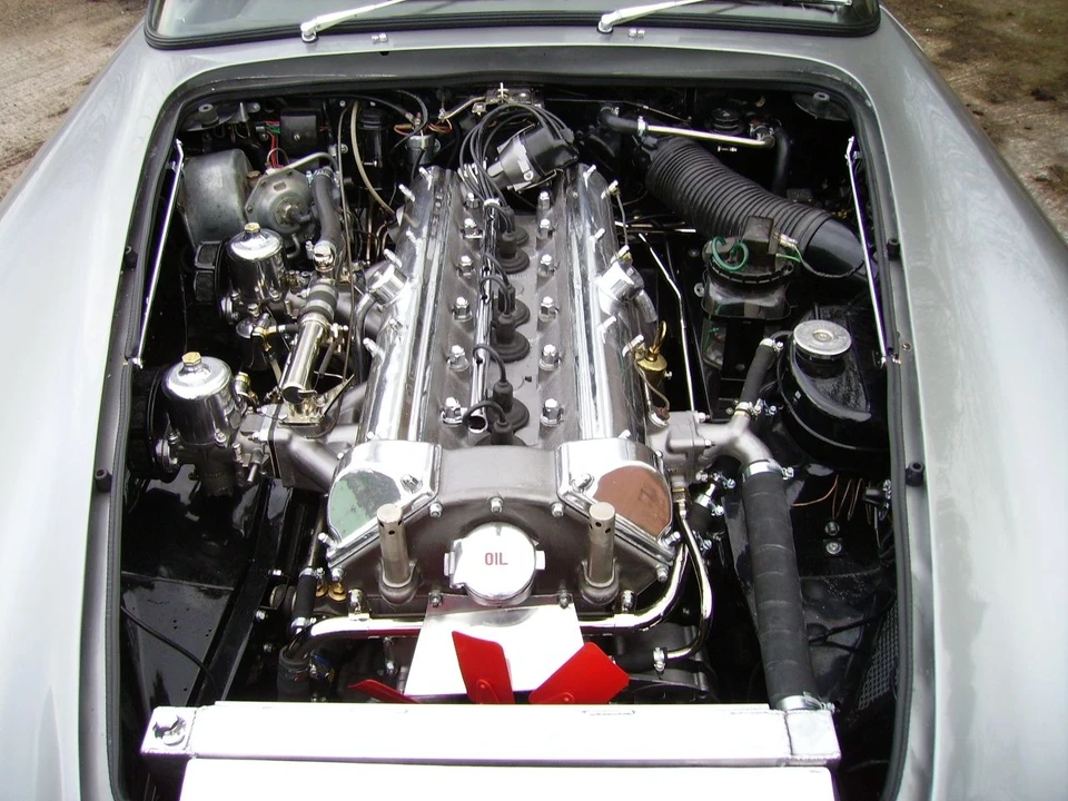 1963 Aston Martin DB4 Convertible - Image 2 of 8