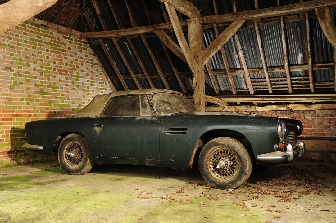 1963 Aston Martin DB4 Convertible - Image 5 of 13