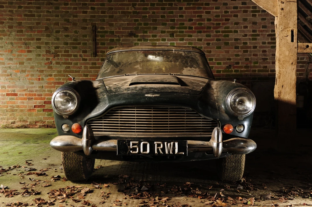 1963 Aston Martin DB4 Convertible - Image 12 of 13