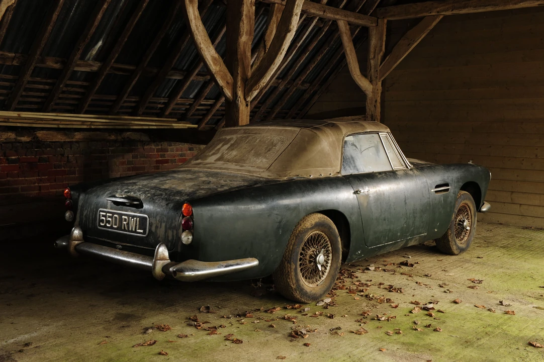 1963 Aston Martin DB4 Convertible - Image 2 of 13
