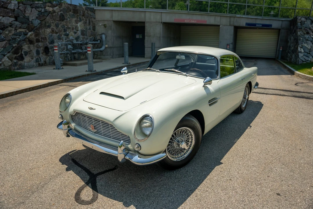 1963 Aston Martin DB4 Vantage - Image 4 of 31