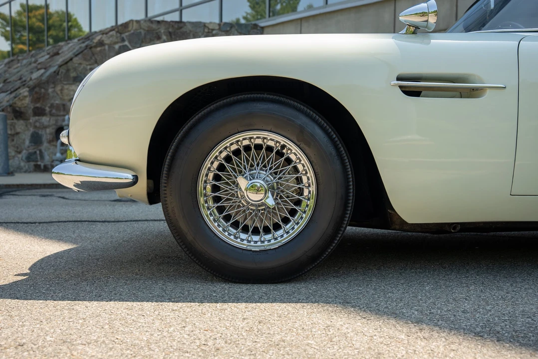 1963 Aston Martin DB4 Vantage - Image 27 of 31