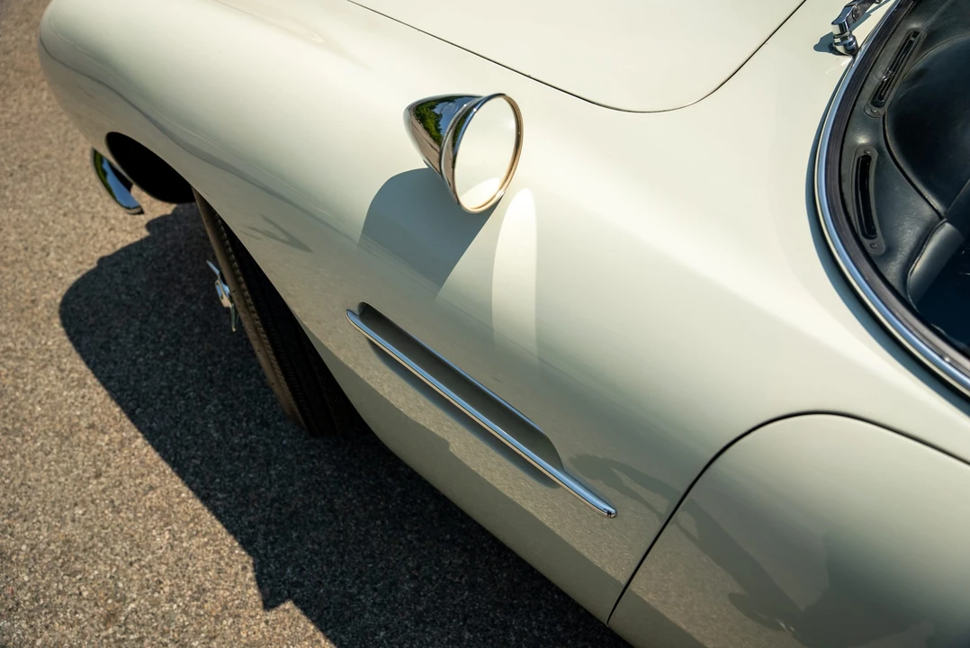 1963 Aston Martin DB4 Vantage - Image 29 of 31