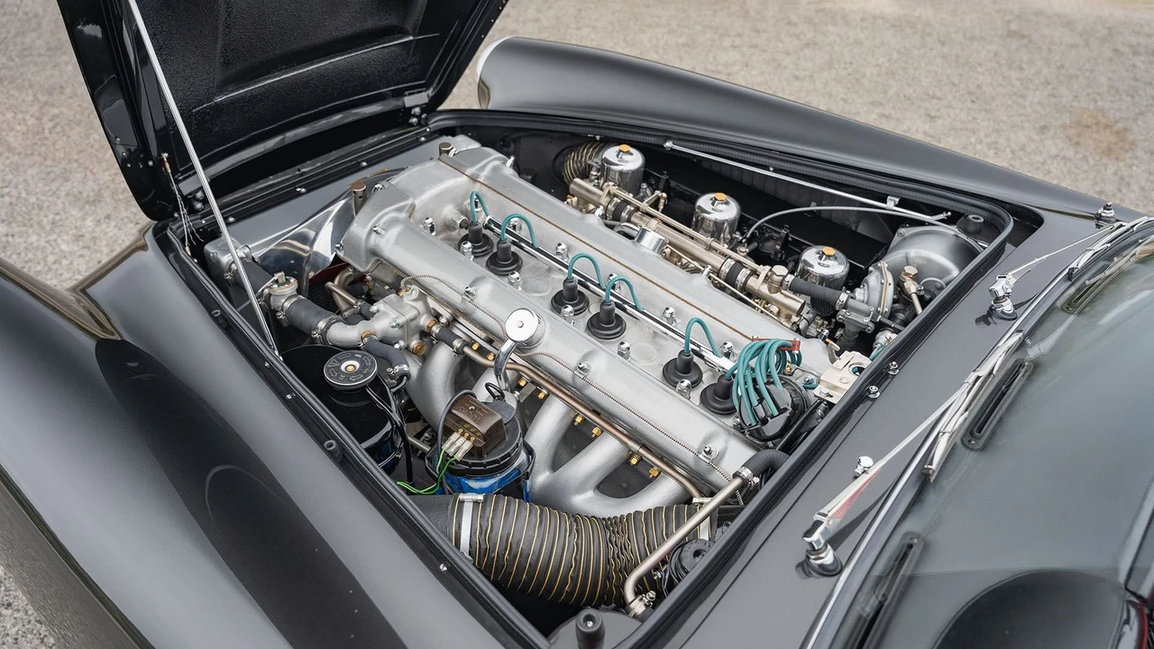 1963 Aston Martin DB4 Convertible - Image 9 of 31