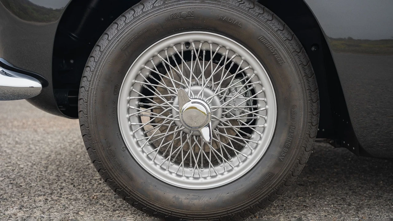 1963 Aston Martin DB4 Convertible - Image 29 of 31
