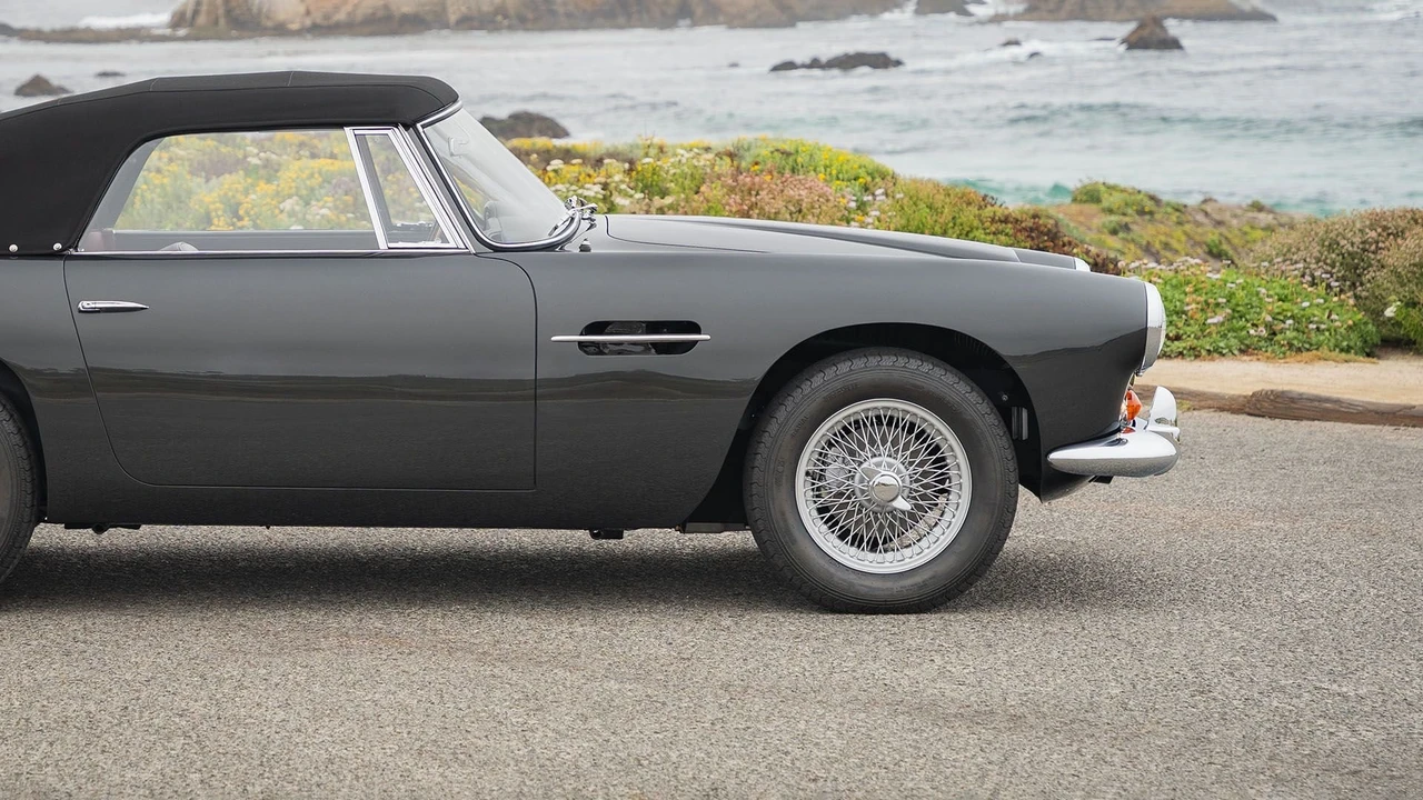 1963 Aston Martin DB4 Convertible - Image 27 of 31