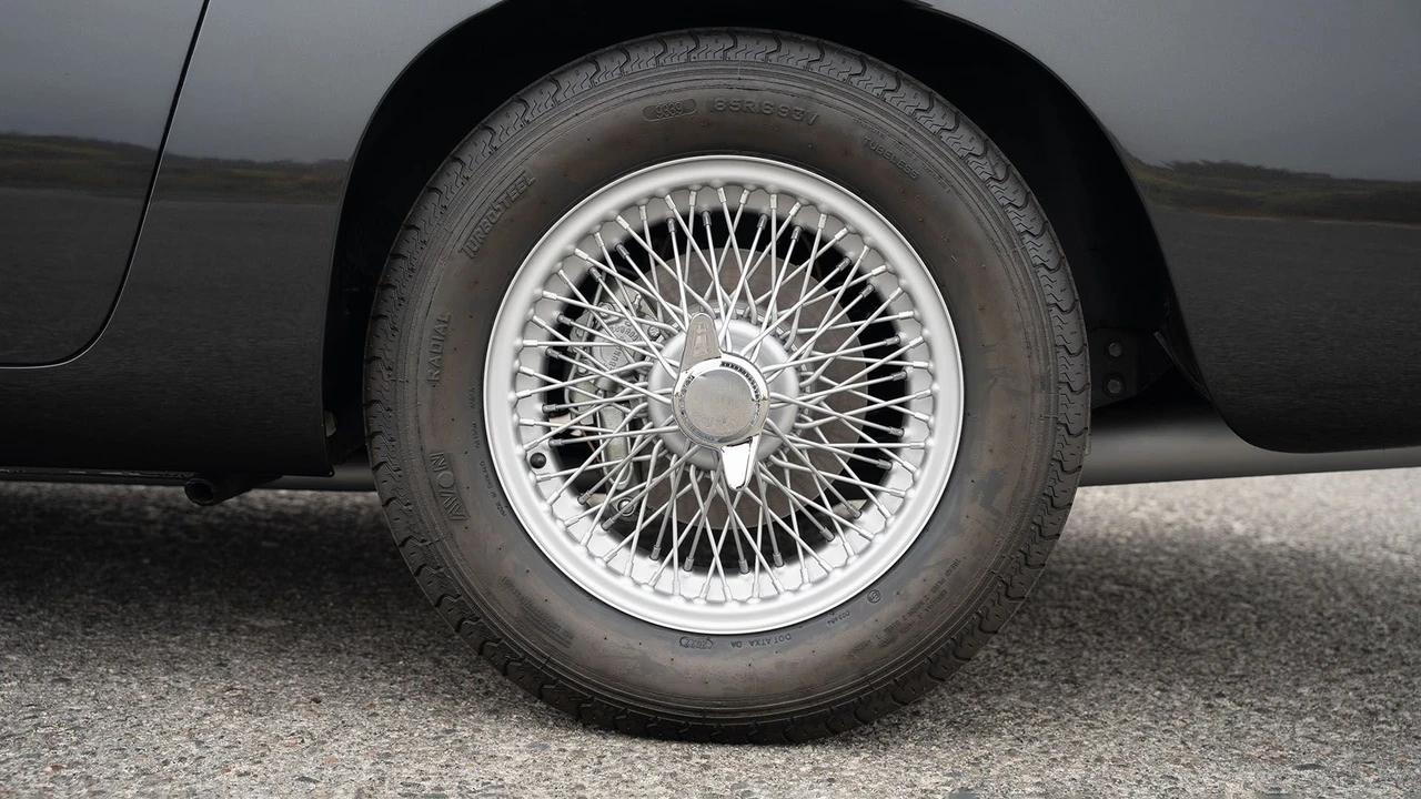 1963 Aston Martin DB4 Convertible - Image 28 of 31