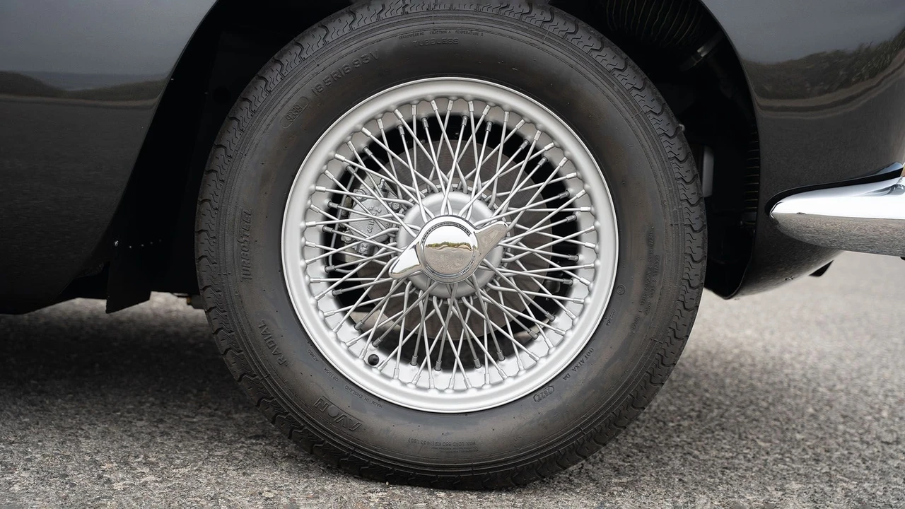 1963 Aston Martin DB4 Convertible - Image 31 of 31