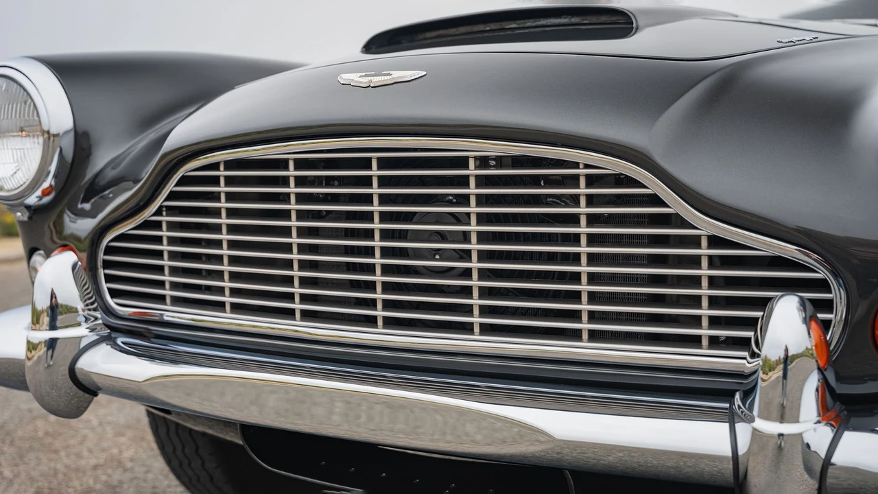 1963 Aston Martin DB4 Convertible - Image 21 of 31