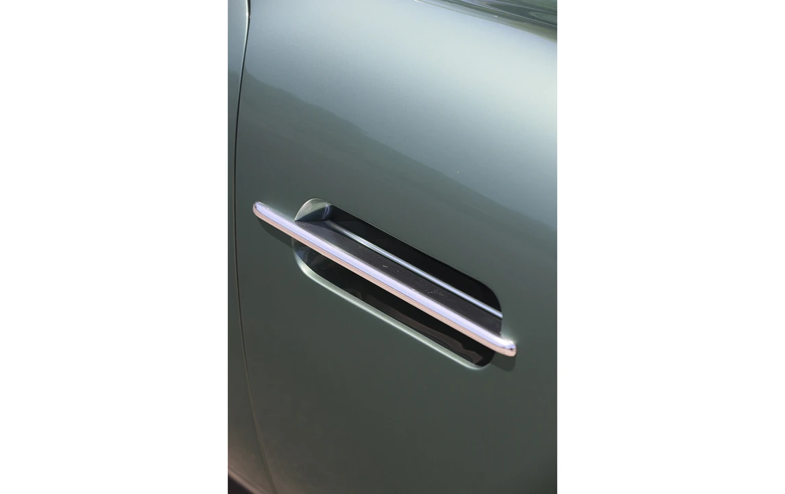 1963 Aston Martin DB4 Convertible - Image 12 of 17