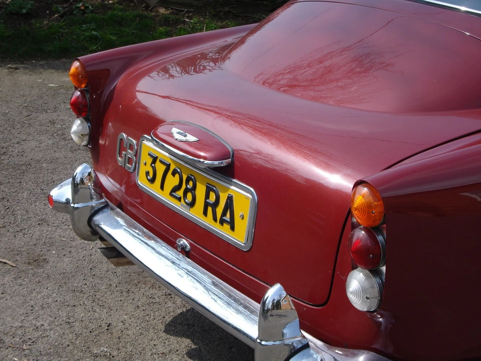 1963 Aston Martin DB4 Vantage - Image 8 of 9