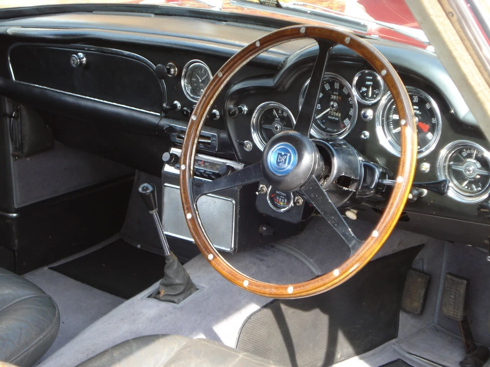 1963 Aston Martin DB4 Vantage - Image 4 of 9