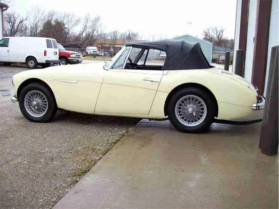 1963 Austin-Healey 3000 Mark II - Image 12 of 13