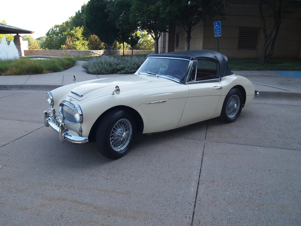 1963 Austin-Healey 3000 Mark II - Image 4 of 31