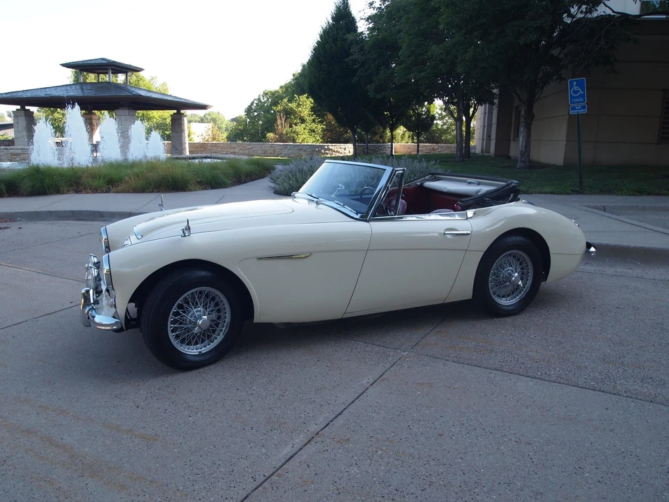 1963 Austin-Healey 3000 Mark II - Image 16 of 31