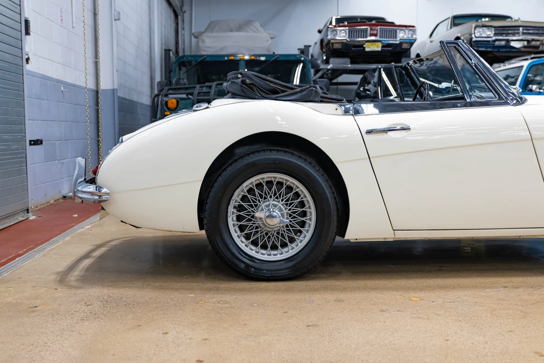 1963 Austin-Healey 3000 Mark II - Image 28 of 31