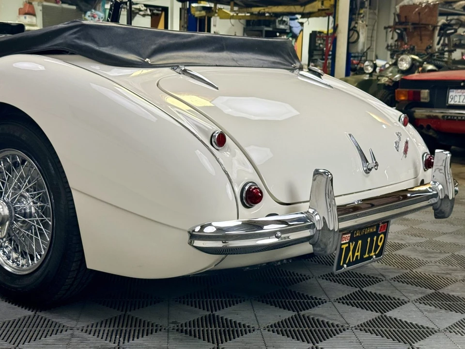 1963 Austin-Healey 3000 Mark II - Image 14 of 28