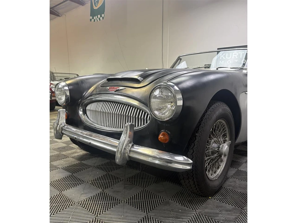 1963 Austin-Healey 3000 Mark II - Image 4 of 31