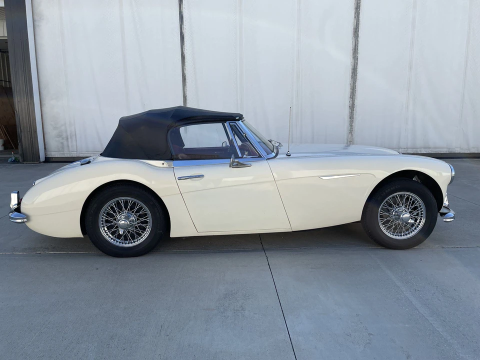 1963 Austin-Healey 3000 Mark II - Image 9 of 31