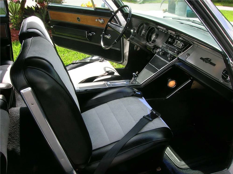 1963 Buick Riviera 1st Gen - Image 4 of 5