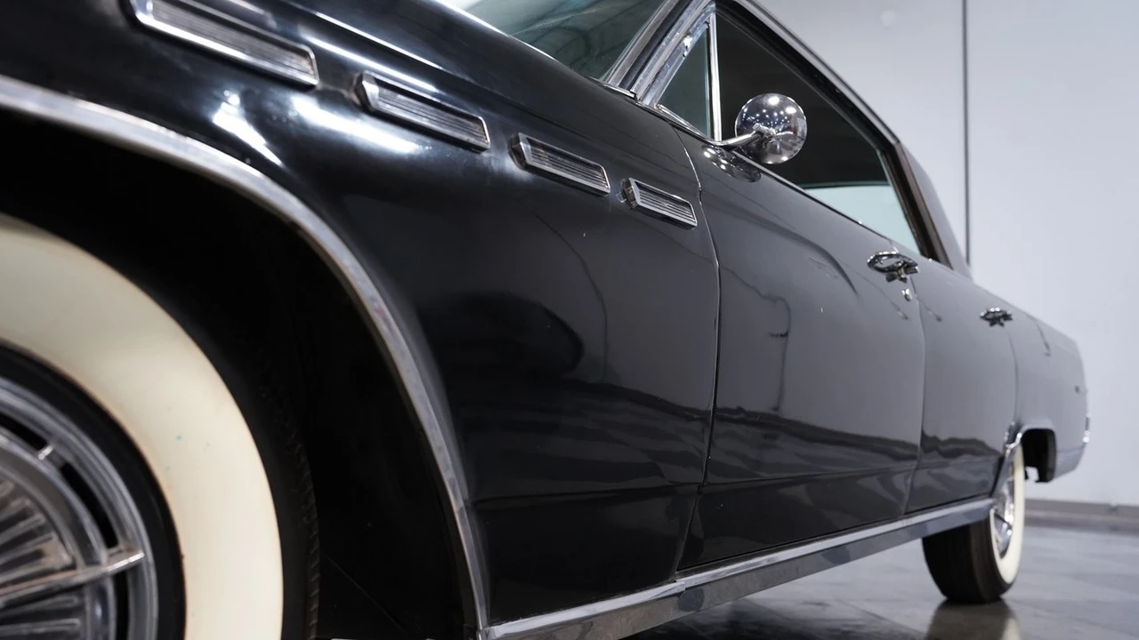 1963 Buick Electra - Image 13 of 30