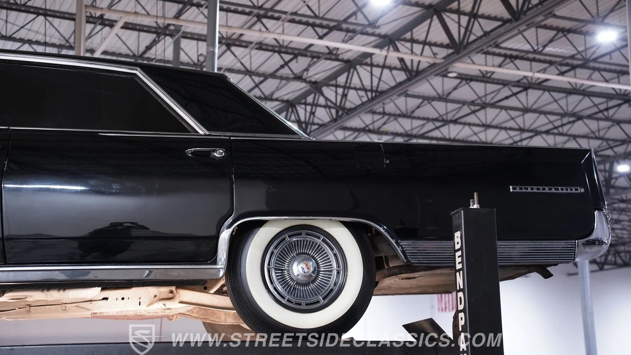1963 Buick Electra - Image 25 of 30