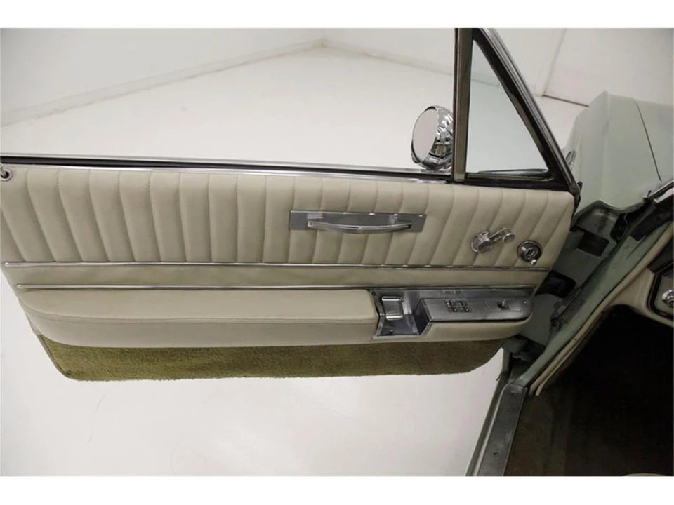 1963 Buick Electra - Image 25 of 31