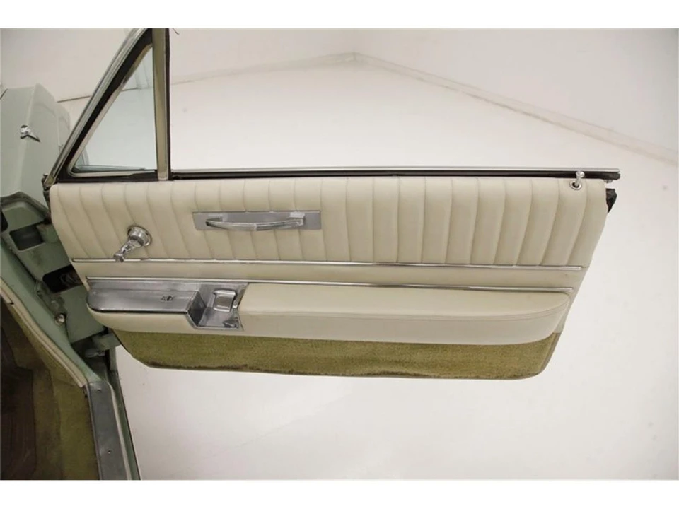 1963 Buick Electra - Image 26 of 31