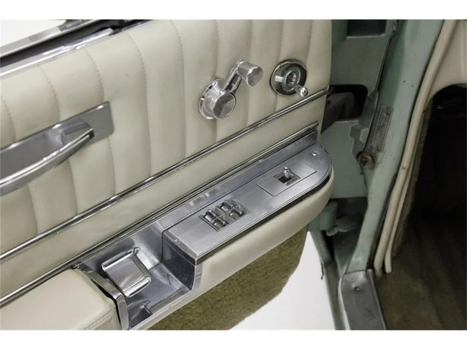 1963 Buick Electra - Image 27 of 31