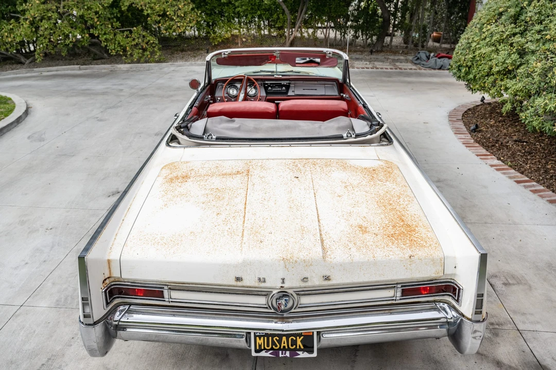 1963 Buick Electra - Image 16 of 31