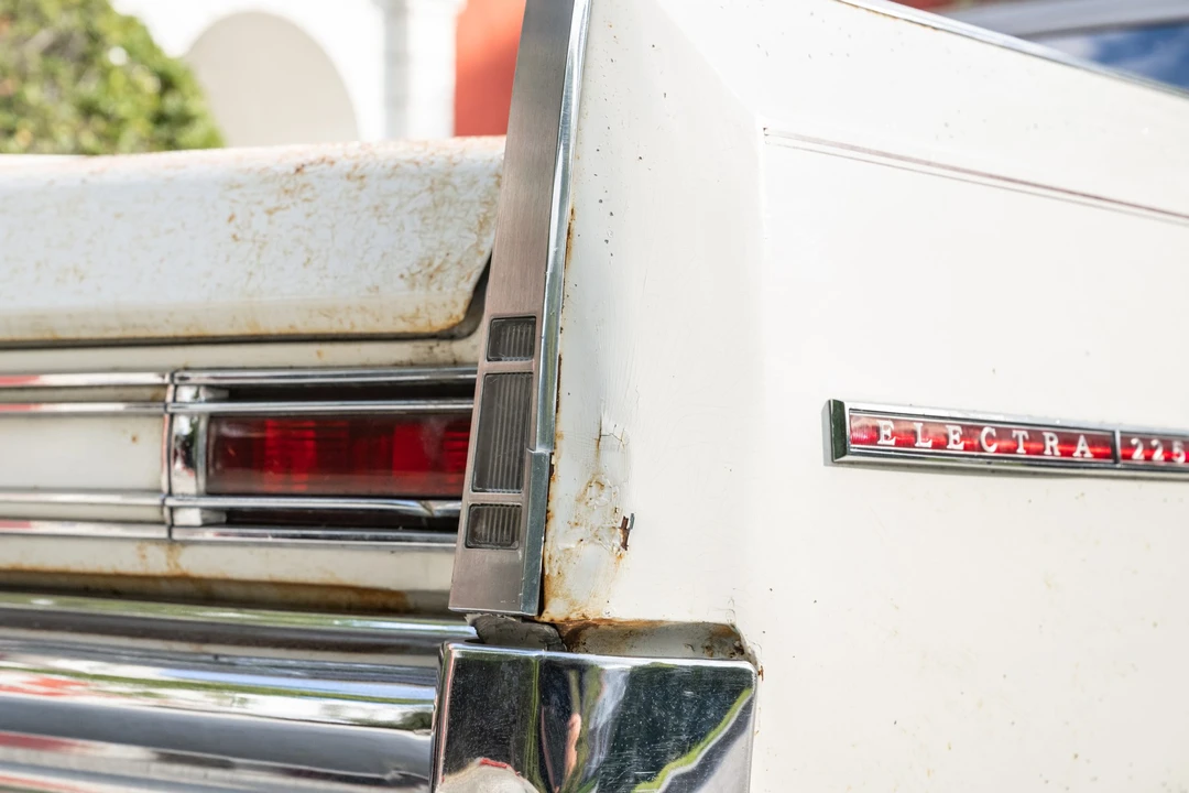 1963 Buick Electra - Image 30 of 31
